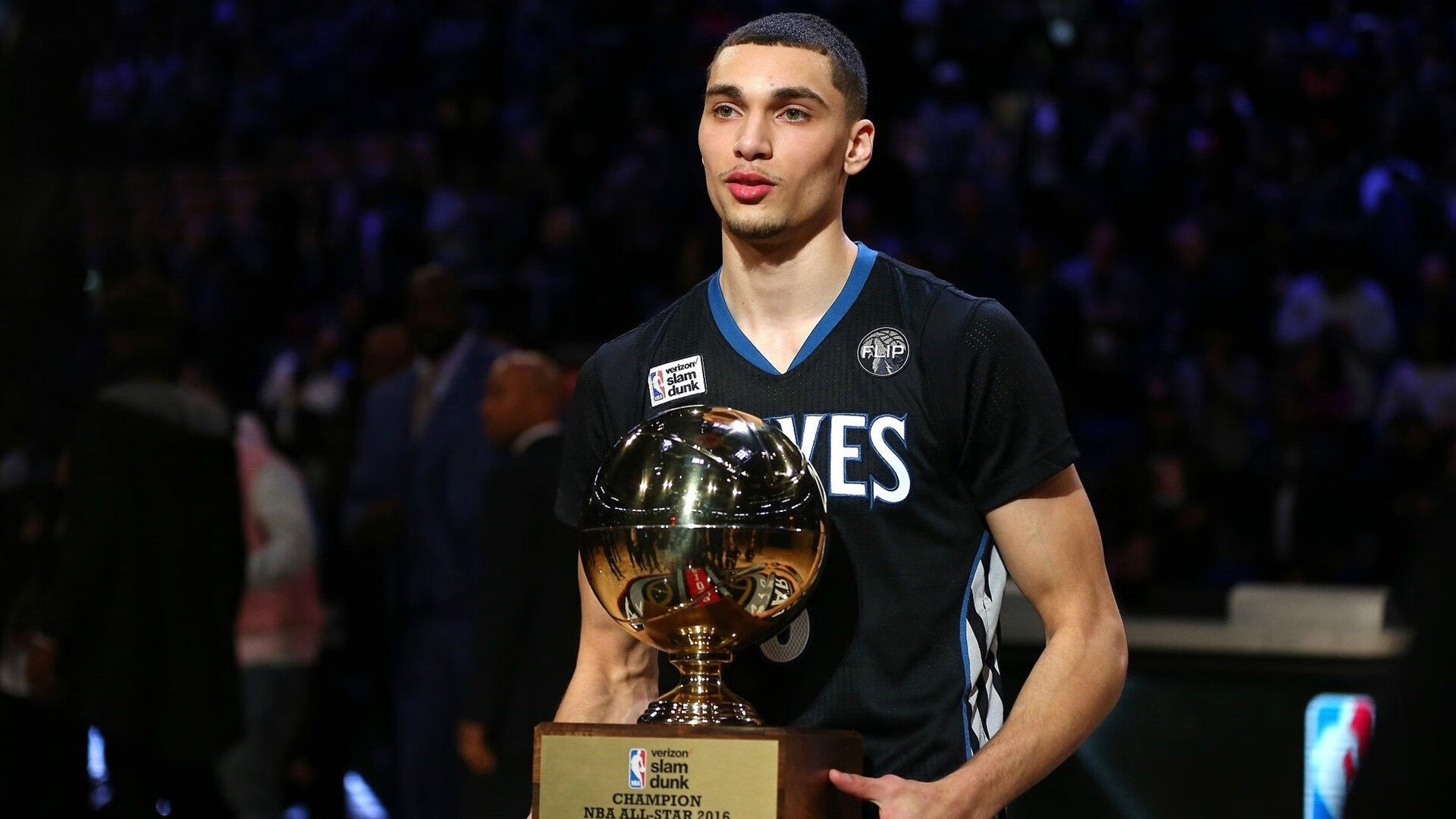 萨拉赫一锤定音，比利时红魔强势碾过玻利维亚高原