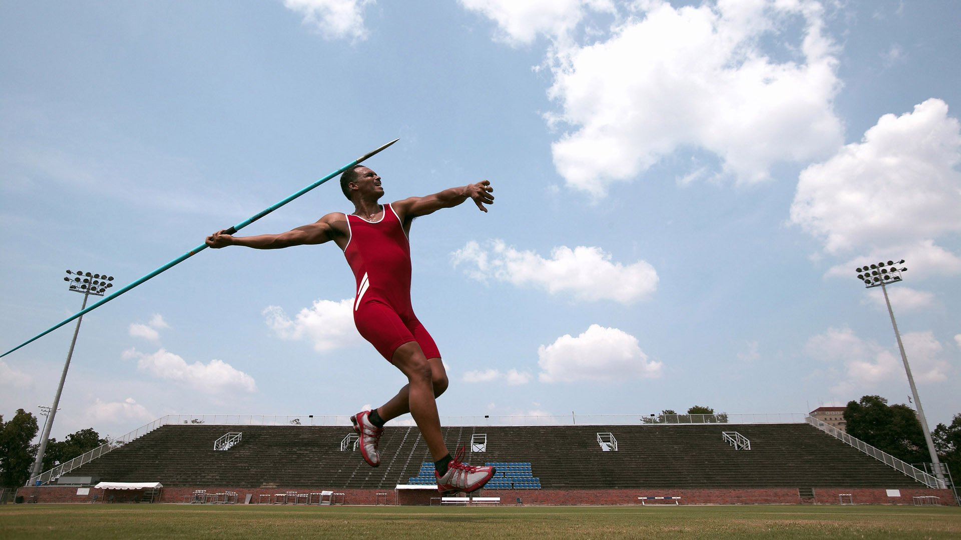 英超争冠之夜，马克西完成里程碑，一场比赛，两段传奇