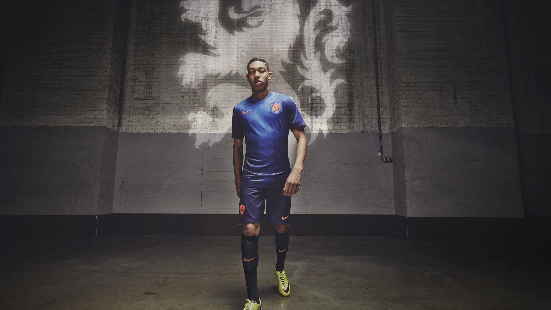 加纳防守锁死奥地利，若日尼奥成为关键先生