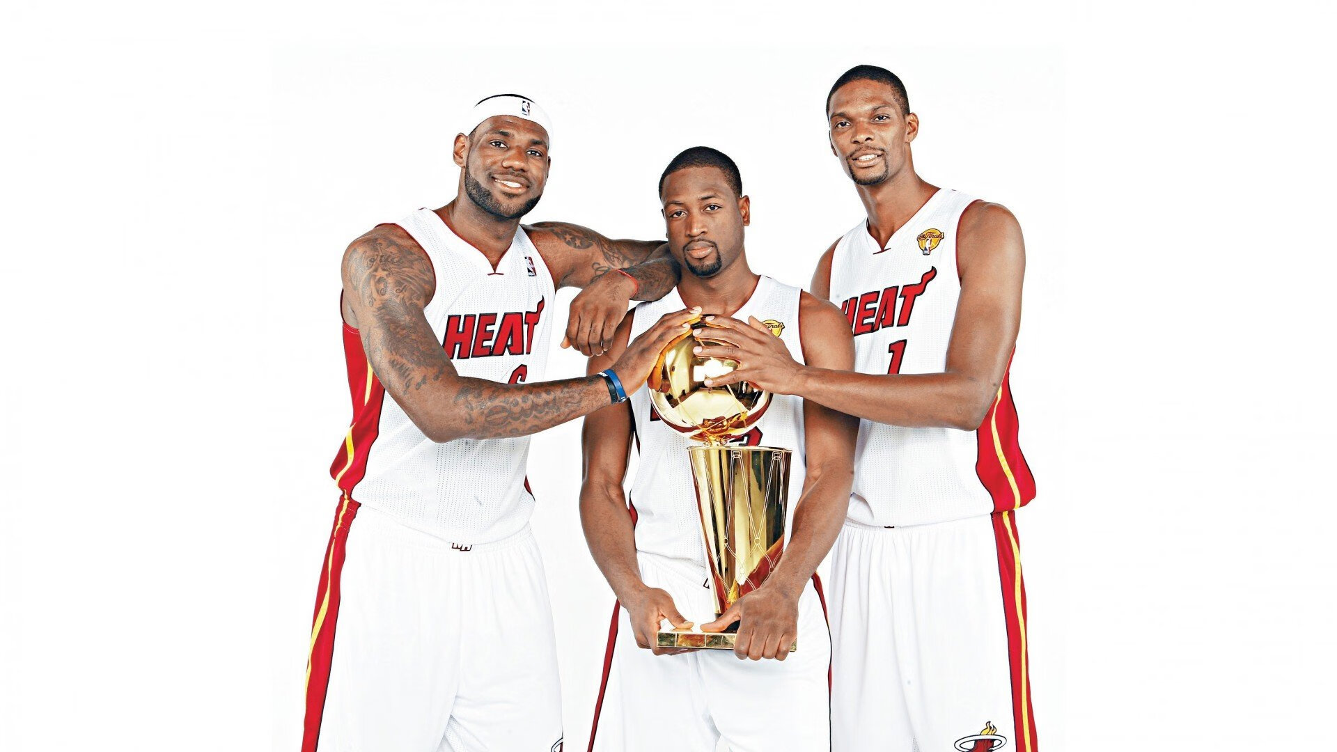 绿茵场外，紫金对决，当迪巴拉在NBA总决赛之夜惊艳四座